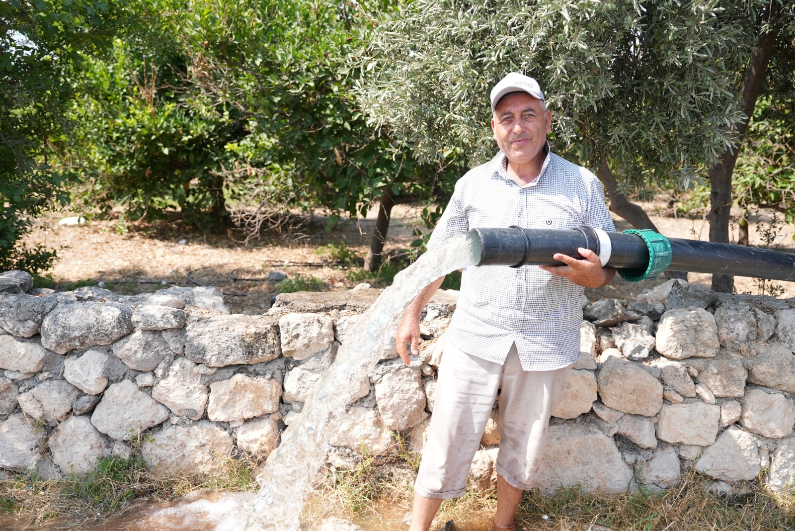 Erdemli Belediyesi’nden Üreticilere 32 Bin Metre Sulama Borusu Desteği