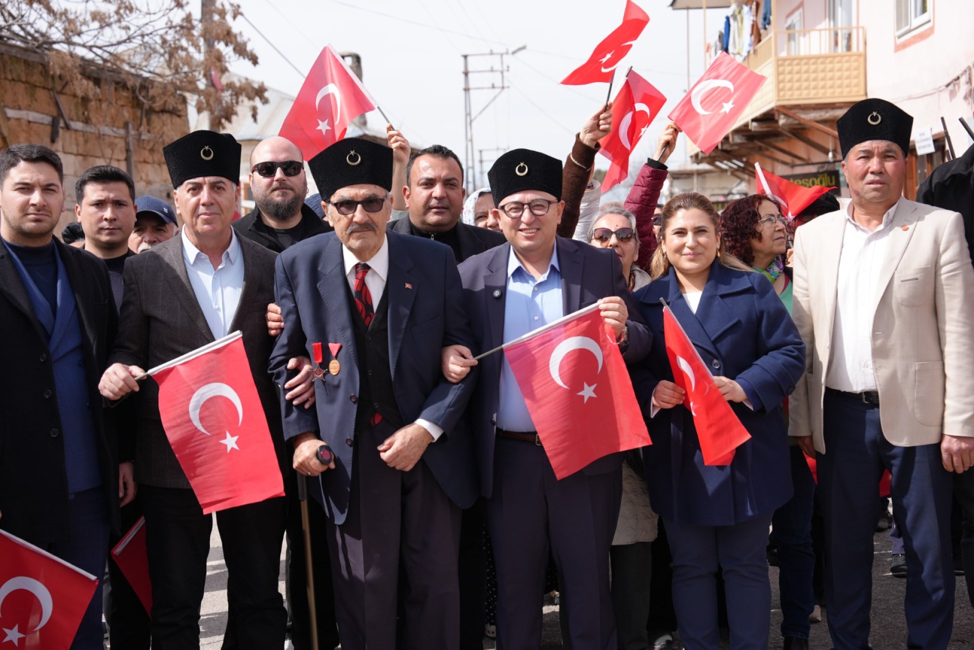 Toroslar'ın Zirvesi'nde 106 Yıl Sonra Milli Mücadele Ruhuyla Yürüdüler
