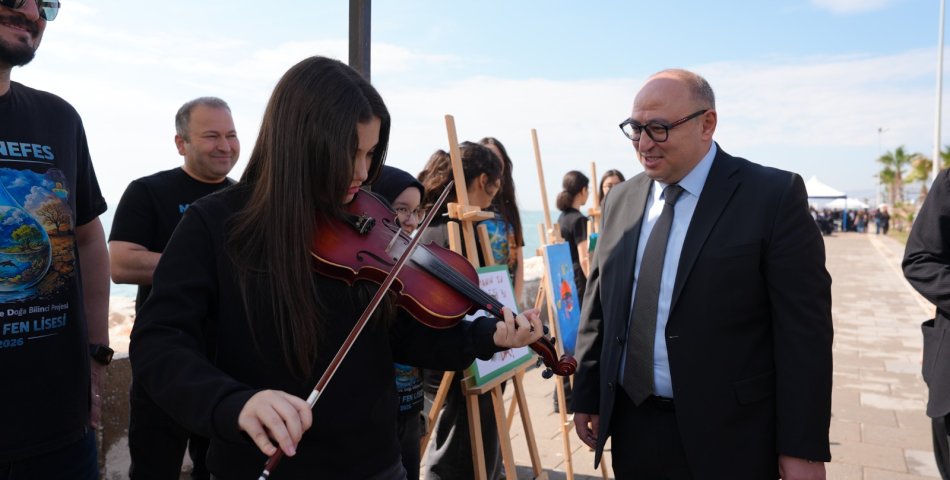 Mersin’de Yüzlerce Öğrenci Su Seferberliği İçin Buluştu 