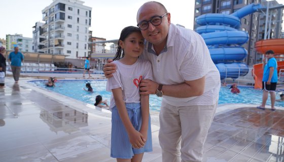 Çocuklar Havuzda
