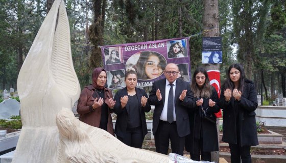 Kadına Şiddetin Simgesi Özgecan Aslan Unutulmadı